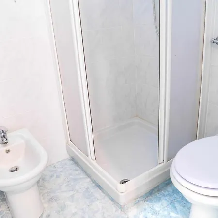 Готель Elegante Bilocale Vicino Алассіо